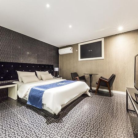 Cheonho Hotel The Blue Seoul Exterior photo