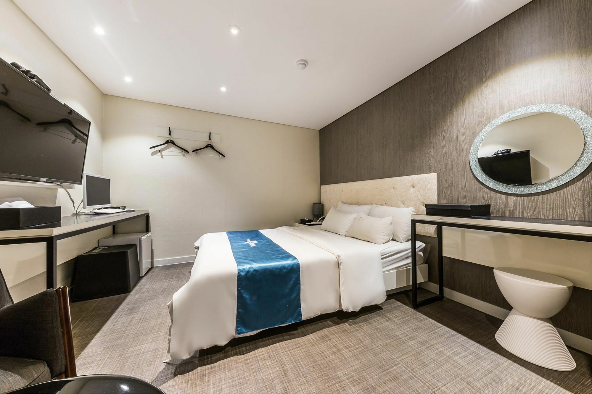 Cheonho Hotel The Blue Seoul Exterior photo
